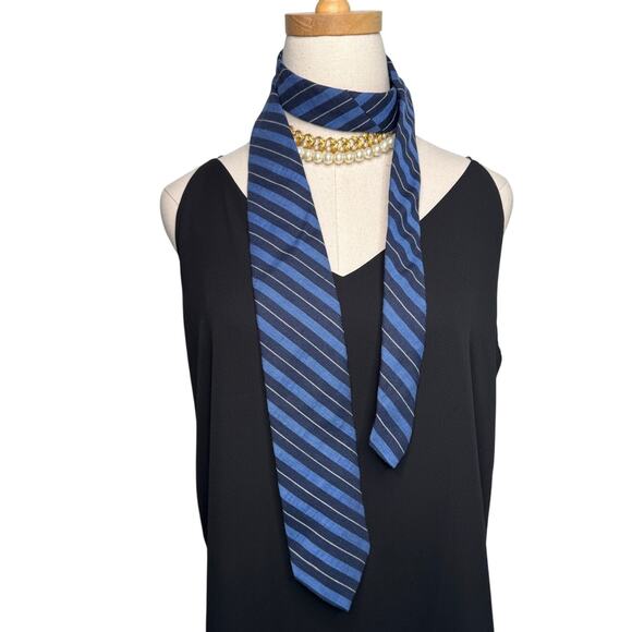 Brooks Brothers wool/silk power stripe tie blue navy white 3.25”w - Picture 2 of 6